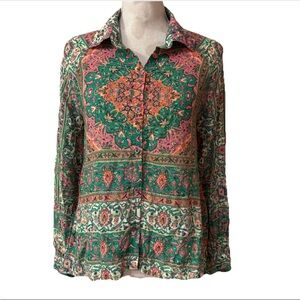 Farm Rio Classic Green Pink Floral Paisley Ikat Button Down Shirt Medium?